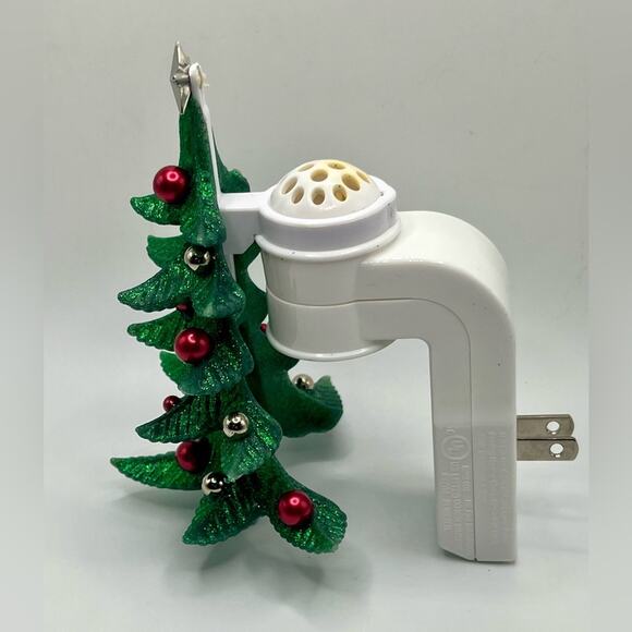 Bath & Body Works Christmas tree Wallflower plug - Picture 4 of 4